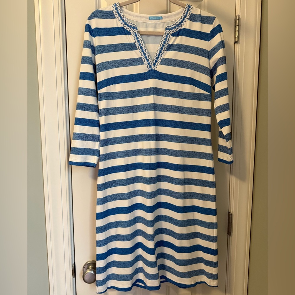 J. McLaughlin Blue and White V-Neck 3/4 Sleeve Dress